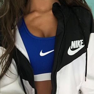 NWT! Nike Windbreaker